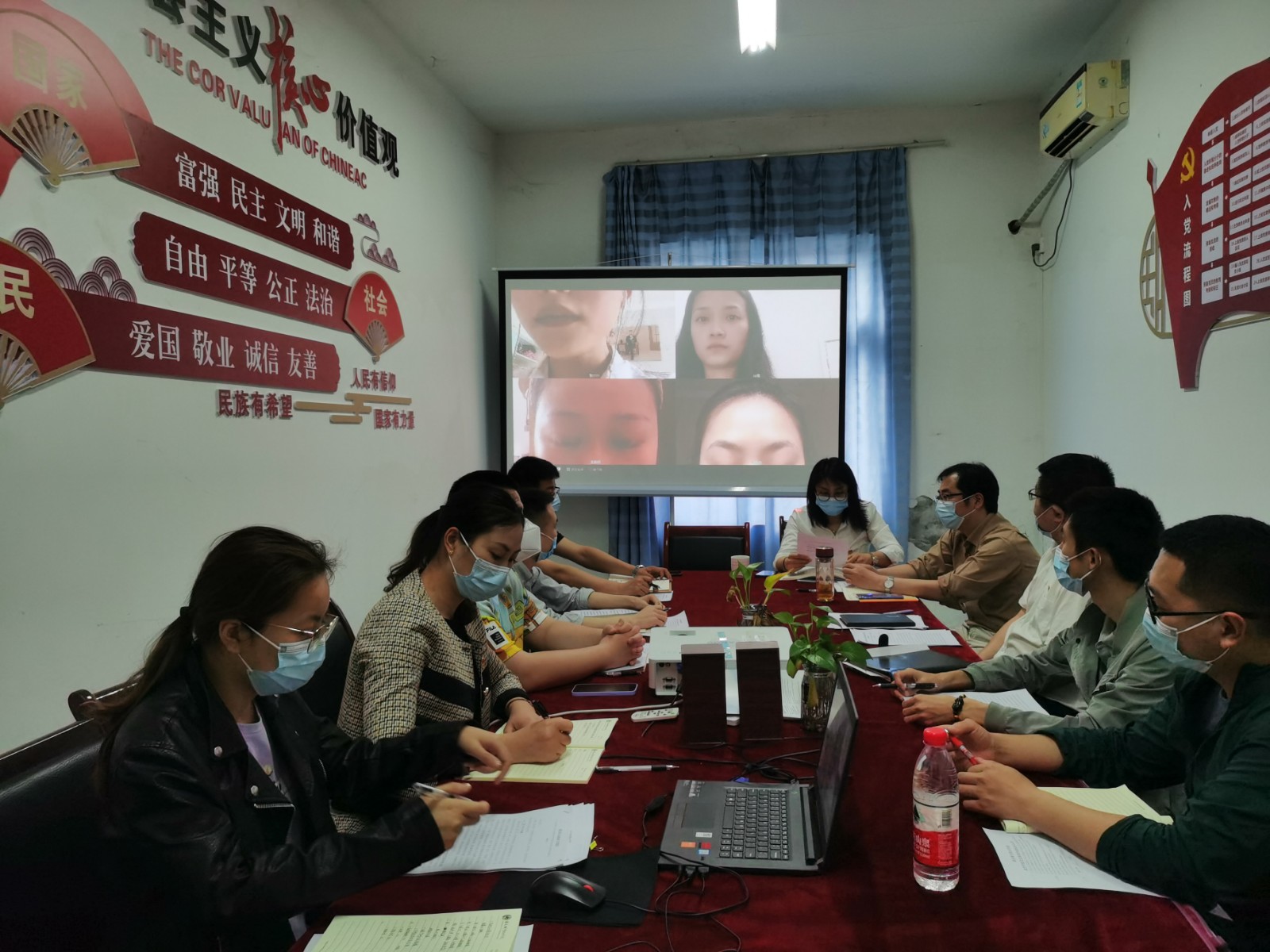 政治2.jpg 政治2.jpg