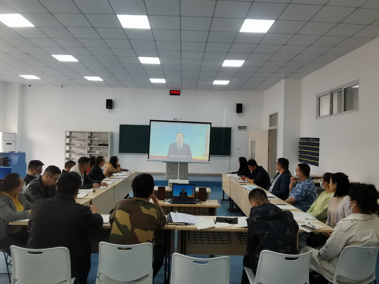 政治4.jpg 政治4.jpg